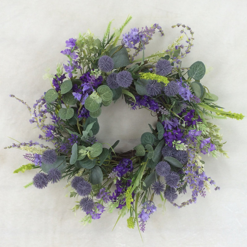 Fleurs mauves avec couronne verte
