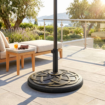 Porte-parasol rond en résine de 22 po et 42 pi avec support à parasol Clajhaun Outsunny