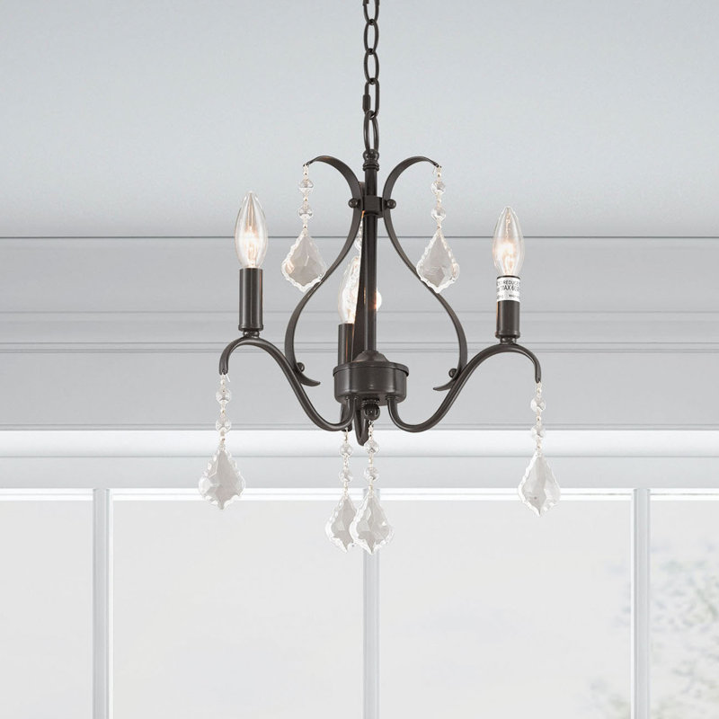 Lustre classique à 3 lumières de style bougie avec détails en cristal Maines