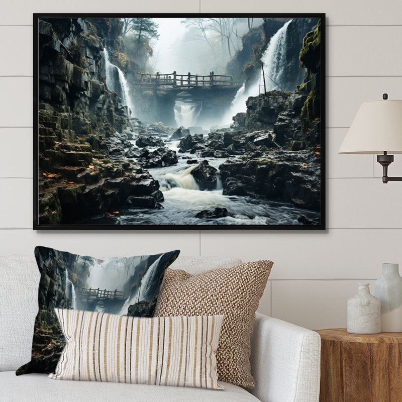 Waterfall Misty Delight, reproduction d'art sur toile, H 12 po x l 20 po x P 1 po, Cadre flottant noir