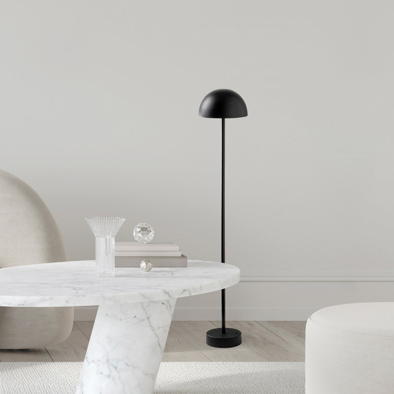 Lampe sur pied moderne avec corps en métal, finition noire, 7,9 po de diamètre x 45,3 po de hauteur | Lumière DEL 5W, blanc chaud 3000K, autonomie de 8 heures, interrupteur marche / arrêt | Éclairage élégant et fonctionnel pour la maison et le bureau