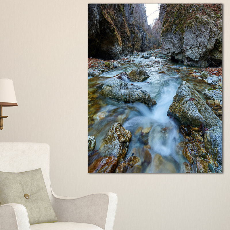 «Blue Water in River», reproduction de photo sur toile tendue, H 40 po x l 30 po x P 1 po