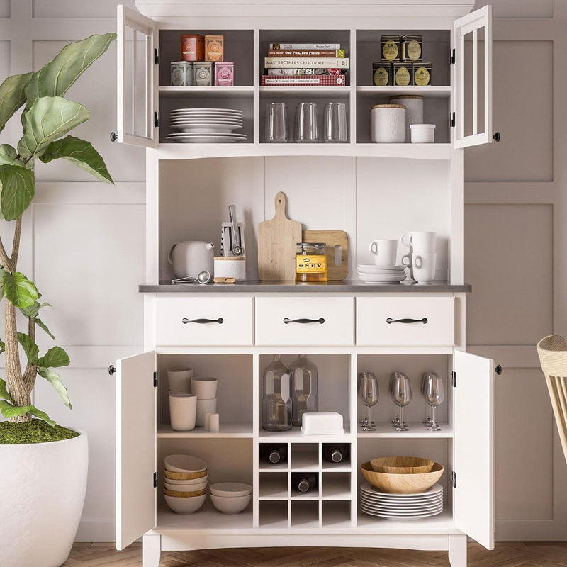 Buffet traditionnel avec bahut, blanc cassé