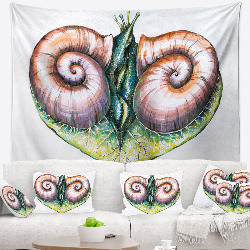 Coeur avec deux escargots en tapisserie love, H 32 po x l 39 po