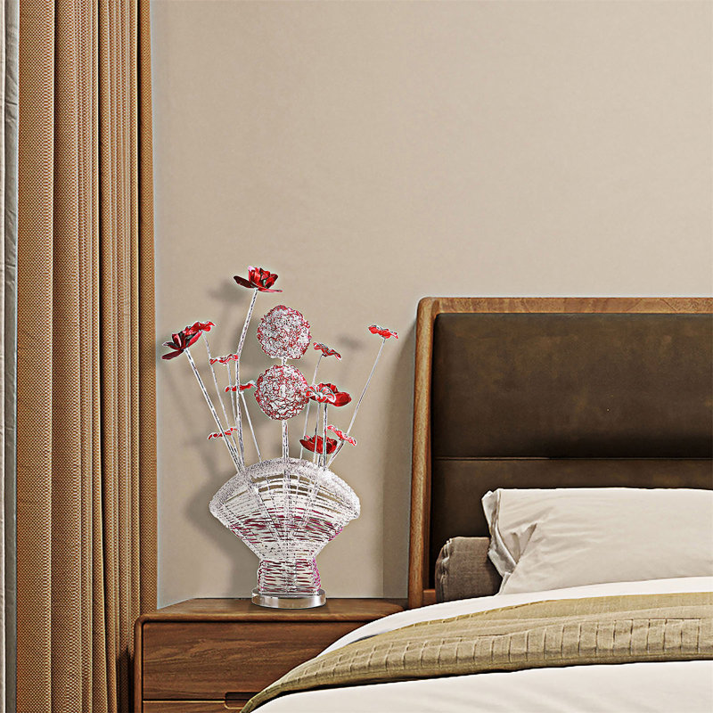 Lampe de table en aluminium en forme de fleur et vase en aluminium avec éclairage DEL, pièce décorative élégante et durable