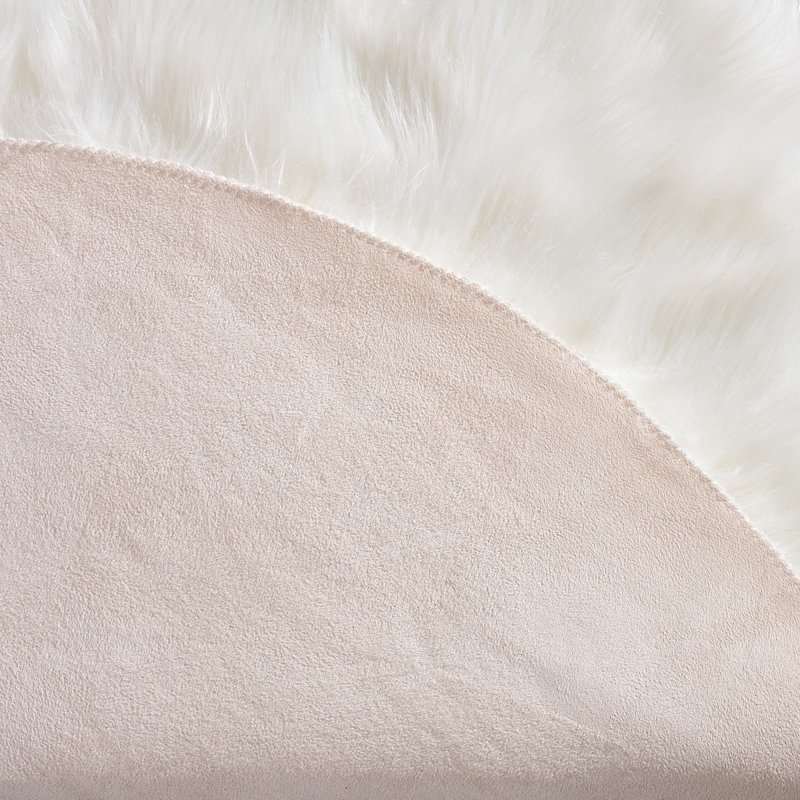 Shag Fluffy Faux Sheepskin Area Rug in White, Round 5'