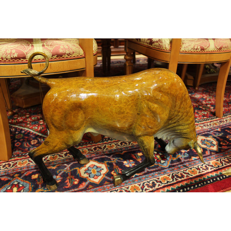 Hennen Bull Heads Down Statue