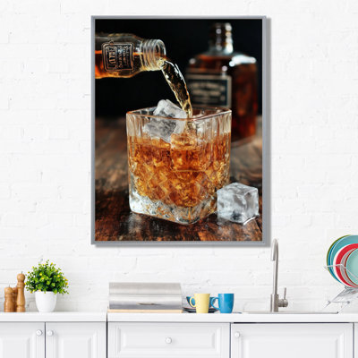 «Glass Of Whiskey», impression sur toile jaune