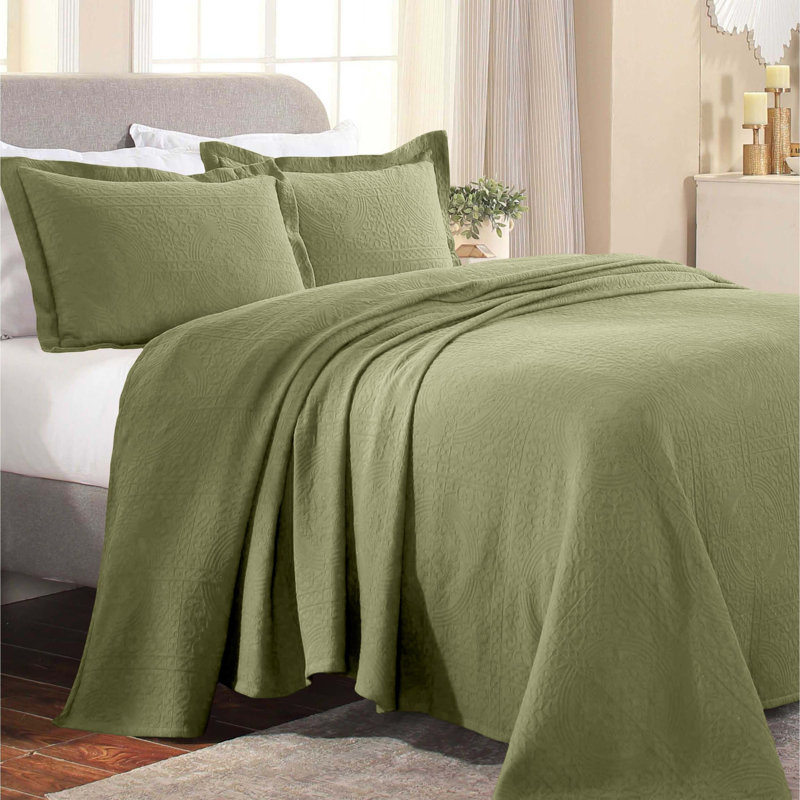 Swanton 100% Textured Medallion Cotton Modern & Contemporary Bedspread & Pillow Sham Set, Full Coverlet + 2 Shams, Sage