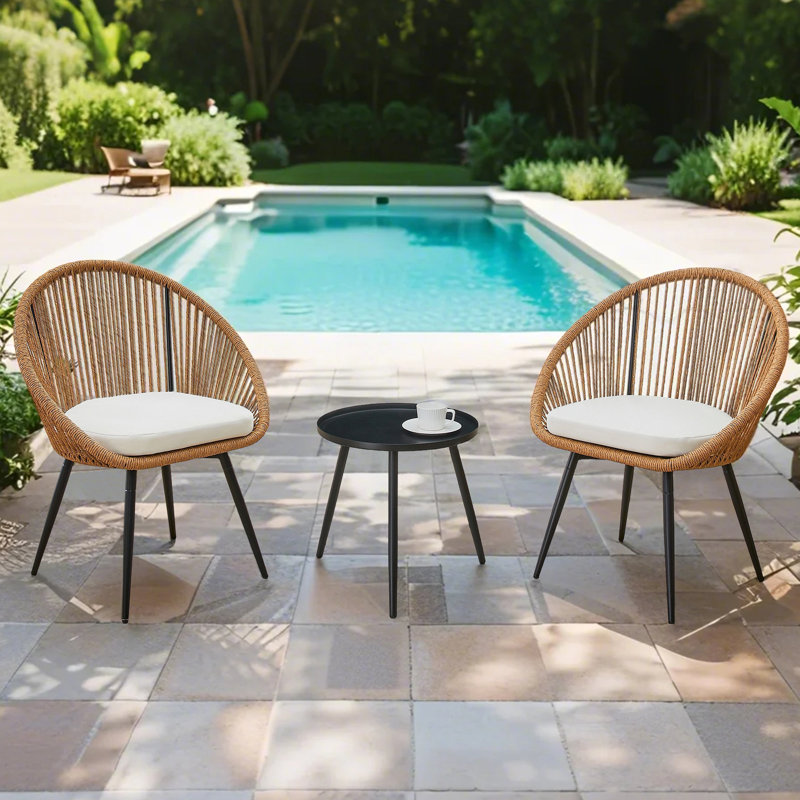 Ensemble de conversation pour 2 personnes avec chaises pivotantes en rotin et table basse ronde