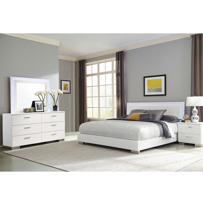 Ensemble de chambre avec très grand lit 4 pièces Dulcey, Quatre pièces : lit, table de chevet, commode et, Très grand