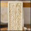 Table basse en bois sculpté
