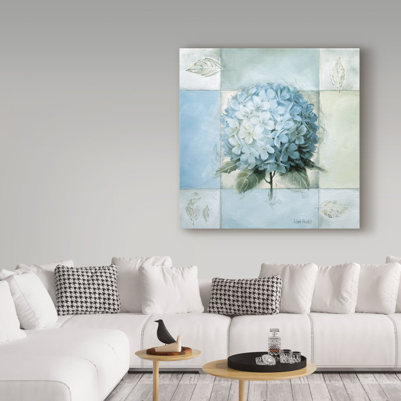 «Blue Hydrangea Study 2», reproduction de peinture acrylique sur toile tendue, H 14 po x l 14 po