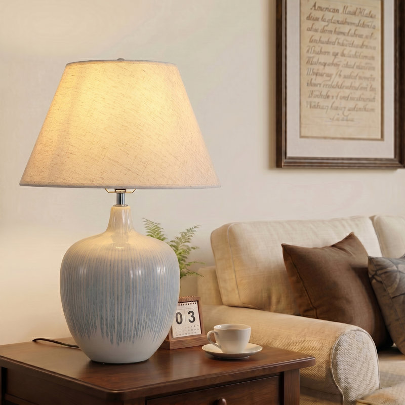 Lampe de table moderne en céramique bleu clair de 18,6 po avec abat-jour en lin blanc, pour salon, chambre à coucher et table de chevet (ampoule non incluse)
