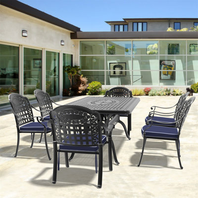 Ensemble de 7 pièces de mobilier de patio en aluminium coulé avec cadre noir et coussins bleus (Identique à: W1710S00591)