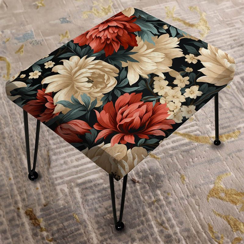 Repose-pieds beige et rouge en damas