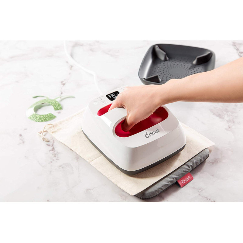 Circut Easypress 2 Craft Cutters and Embossers, Raspberry, 4" H x 10" W x 12" D