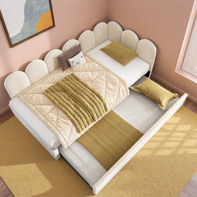 Upholstered Daybed With Adjustable Side Panels And Casters by Ivy Bronx