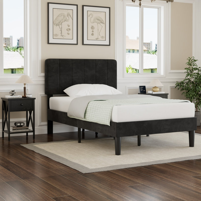 Ensemble de chambre à coucher noire 3 pièces avec lit plateforme tapissier et 2 tables de chevet, cadre de lit de tête de lit réglable avec lattes de bois et tables de chevet, ensemble de 3 meubles de chambre à coucher industriels pour chambre à coucher, appartement, Airbnb, location, chambre d'amis
