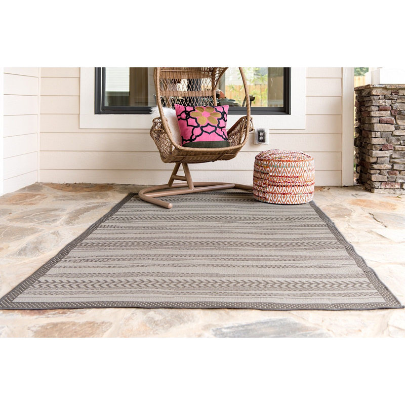 Tapis intérieur / extérieur rayé gris McLellen, Rectangle 8 p x 11 pi 4 po