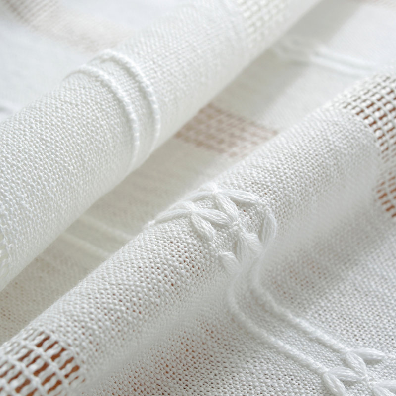 Nappe lavable en lin infroissable avec pampille, L 78 po x l 55 po, Blanc