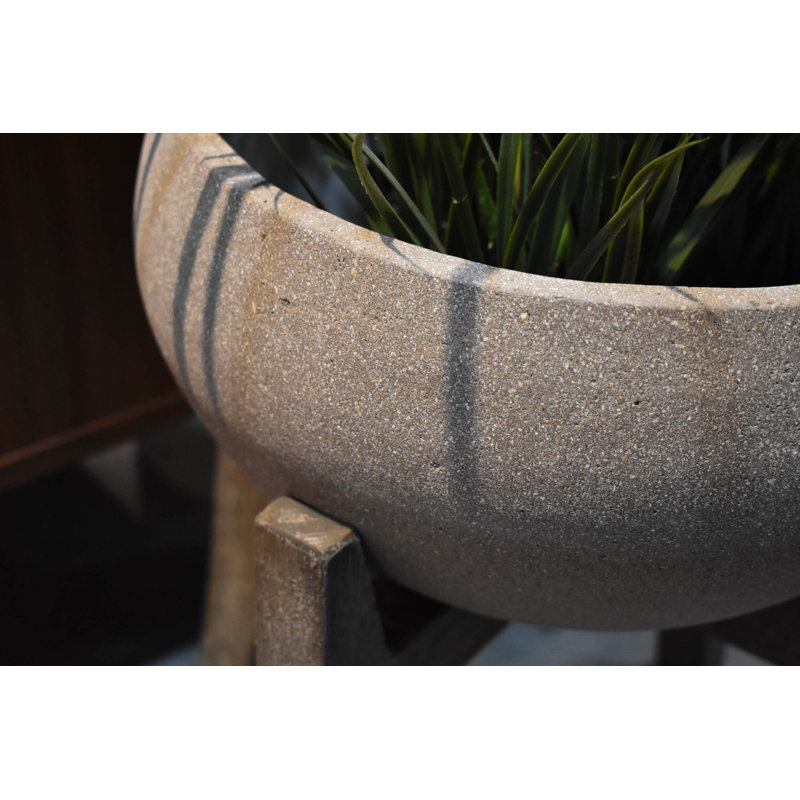 Vandalia Standing Urn Planter, 21.1" H x 18.5" W x 18.5" D