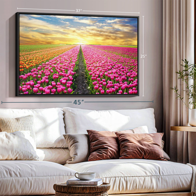 Impression sur toile Tulip Flower Field, H 25 po x l 37 po