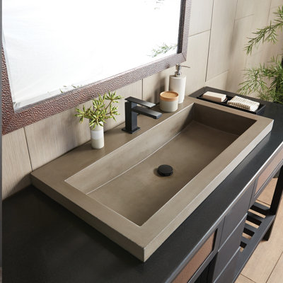 Lavabo de salle de bain en béton fabriqué à la main 36 po Native Stone Trough