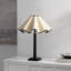 Lampe de table en résine et en rotin 24,5 po Monika