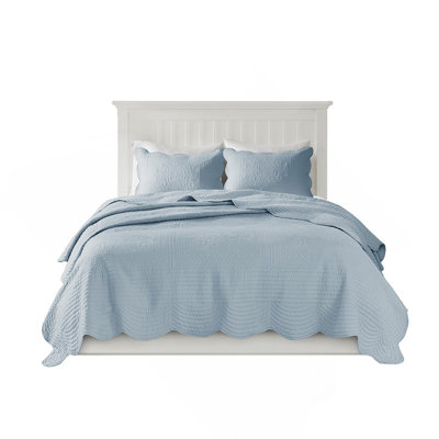 Charming Reversible Scalloped Edge Quilt Set For Full/Queen Beds, Perfect For Country And Cottage Decor