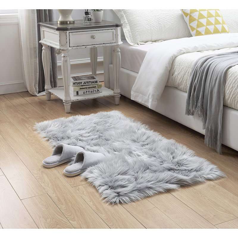 Faux Sheepskin Indoor Rug, Rectangle 2' x 3'