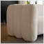 Élégant canapé 3 places Boucle au design ondulé, parfait pour les salons, les chambres et les bureaux d'appartements