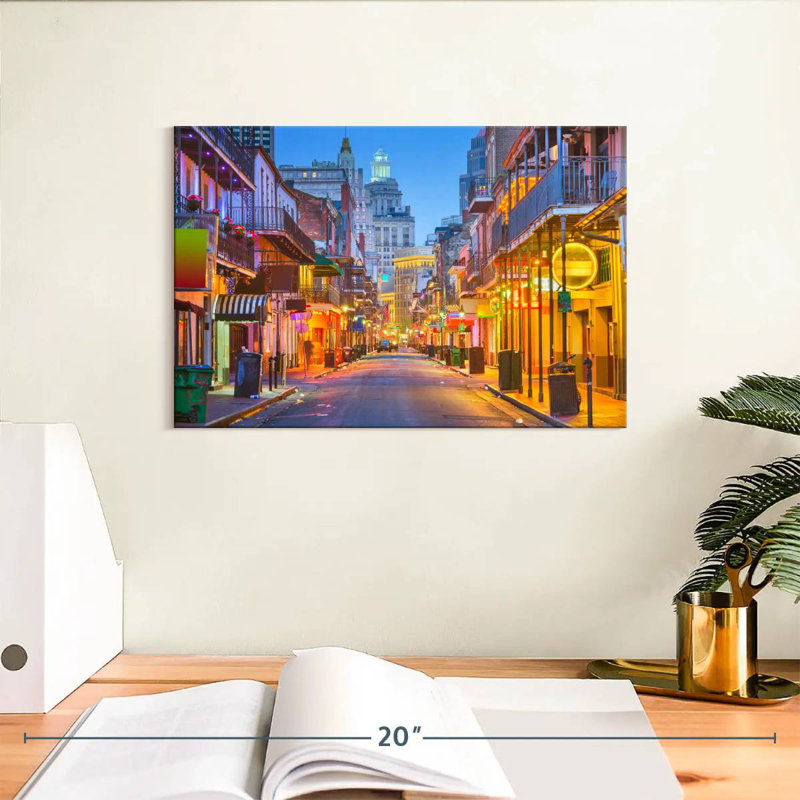 Harpa Bourbon Street, 8" H x 12" W