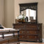 Ensemble de chambre avec très grand lit à panneaux, commode et miroir Ashyla California