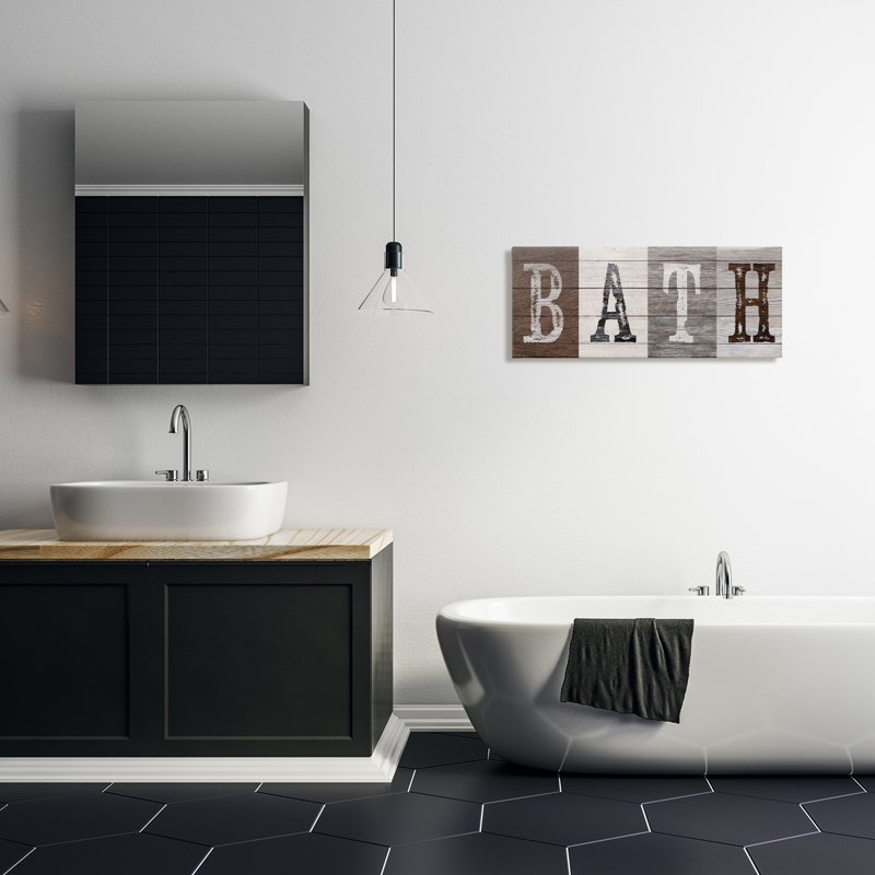 «Rustic Bath Letters Canvas», conception par Susan Arnot, H 13 po x l 30 po