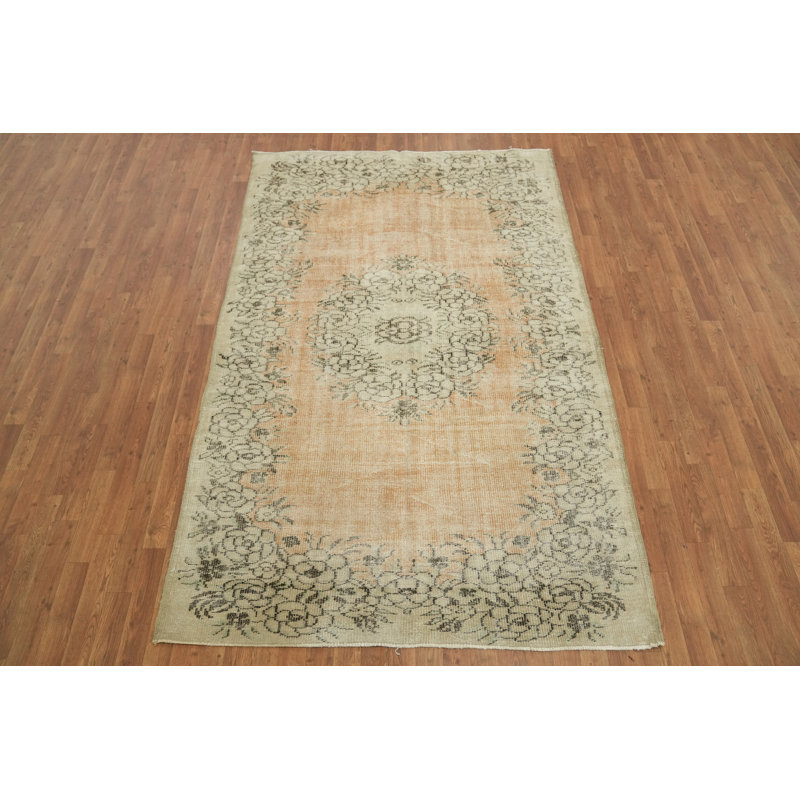 Élégance florale rétro: motif de médaillon vieilli 5 x 8