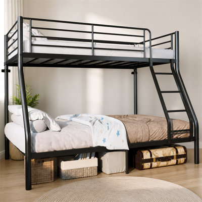 Lit superposé simple au-dessus d'un lit double en métal noir avec garde-corps de sécurité pleine longueur, échelle en angle, capacité du lit supérieur supérieur de 750 livres, capacité du lit inférieur inférieur de 650 livres, sans sommier pour enfants, adolescents et adultes
