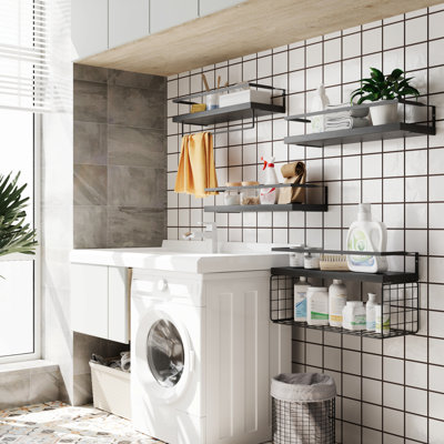 Étagères murales flottantes en bois noir - Étagères murales rustiques à 3+1 niveaux pour salle de bain, au-dessus des toilettes, avec panier de rangement en fil métallique et porte-serviettes, ensemble de 4 étagères flottantes de style ferme pour salle de bain, cuisine, chambre.