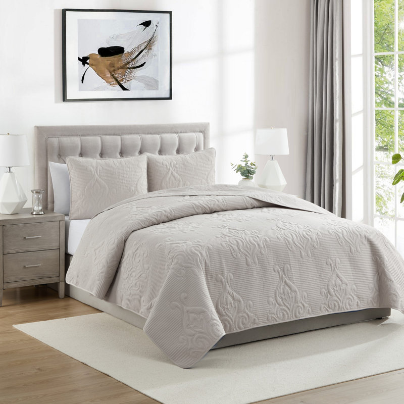 VCNY Home Solomun 3-Piece Pinsonic Damask Microfiber Quilt Set, Taupe