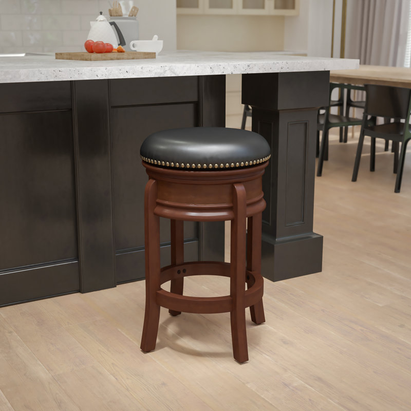 Tabouret à hauteur de comptoir en bois sans dossier de 24 po avec tablier sculpté et siège LeatherSoft Willowridge