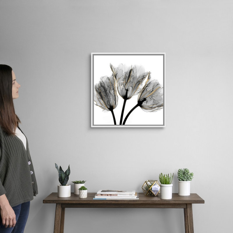 «Gold Embellished Tulips 3» par Albert Koetsier, reproduction d'art sur toile, Cadre blanc, H 22 po x l 22 po x P 1,75 po