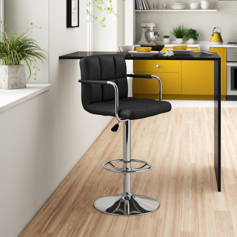 Tabouret de bar contemporain à hauteur réglable en vinyle matelassé avec accoudoirs et base chromés Chestertown, Noir, 1