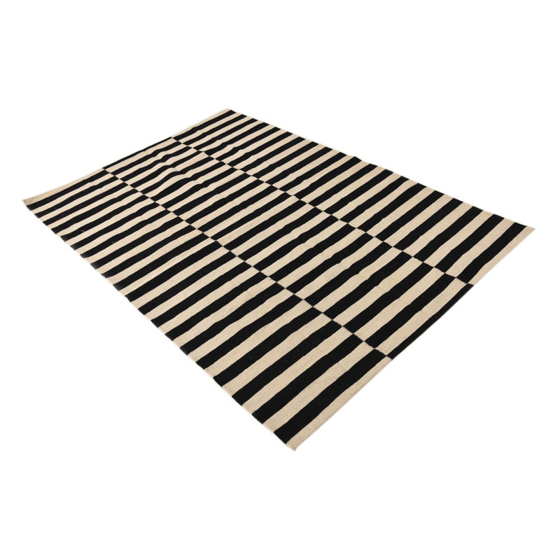Tapis noir et blanc 4 x 6 Pinkerton