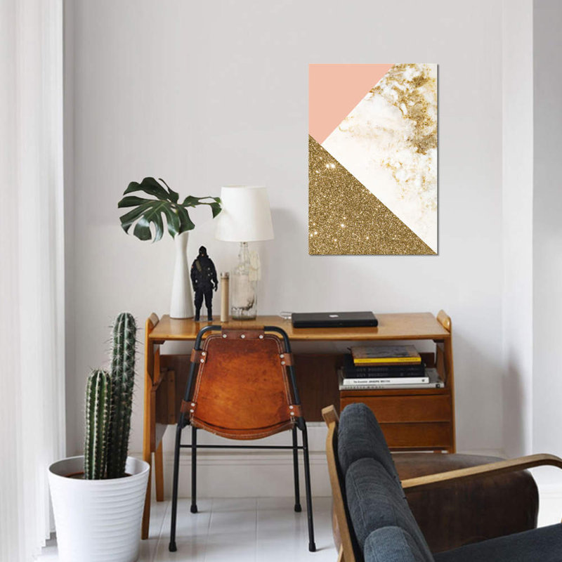 «Gold Marble Collage» par Emanuela Carratoni, reproduction sur toile tendue, H 26 po x l 18 po x P 1,5 po, Toile tendue