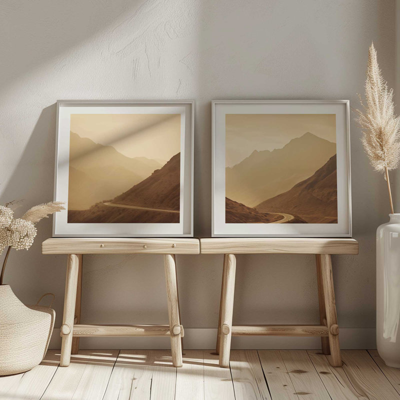 «Through The Mountain Pass», H 13,75 po x l 13,75 po, Or poli