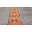 Tapis de couloir unique en laine noué à la main des années 1960 de 2 pi 8 po x 11 pi 3 po en orange / noir / jaune / gris