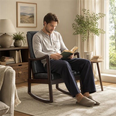 Chaise berçante Raina en cuir synthétique brun foncé et finition espresso