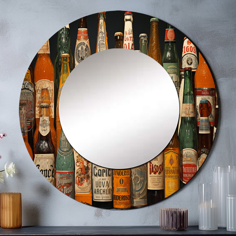 «Beer Bottles Collage VIII - Miroir mural unique en forme de bière, miroir rond traditionnel, impression sur métal