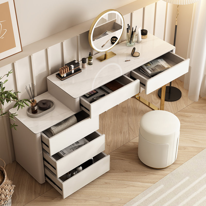 Vanities, Cream/Gold