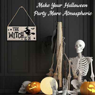 Panneau de porte en bois «The Witch Is In» - 5 po x 10 po Spooky